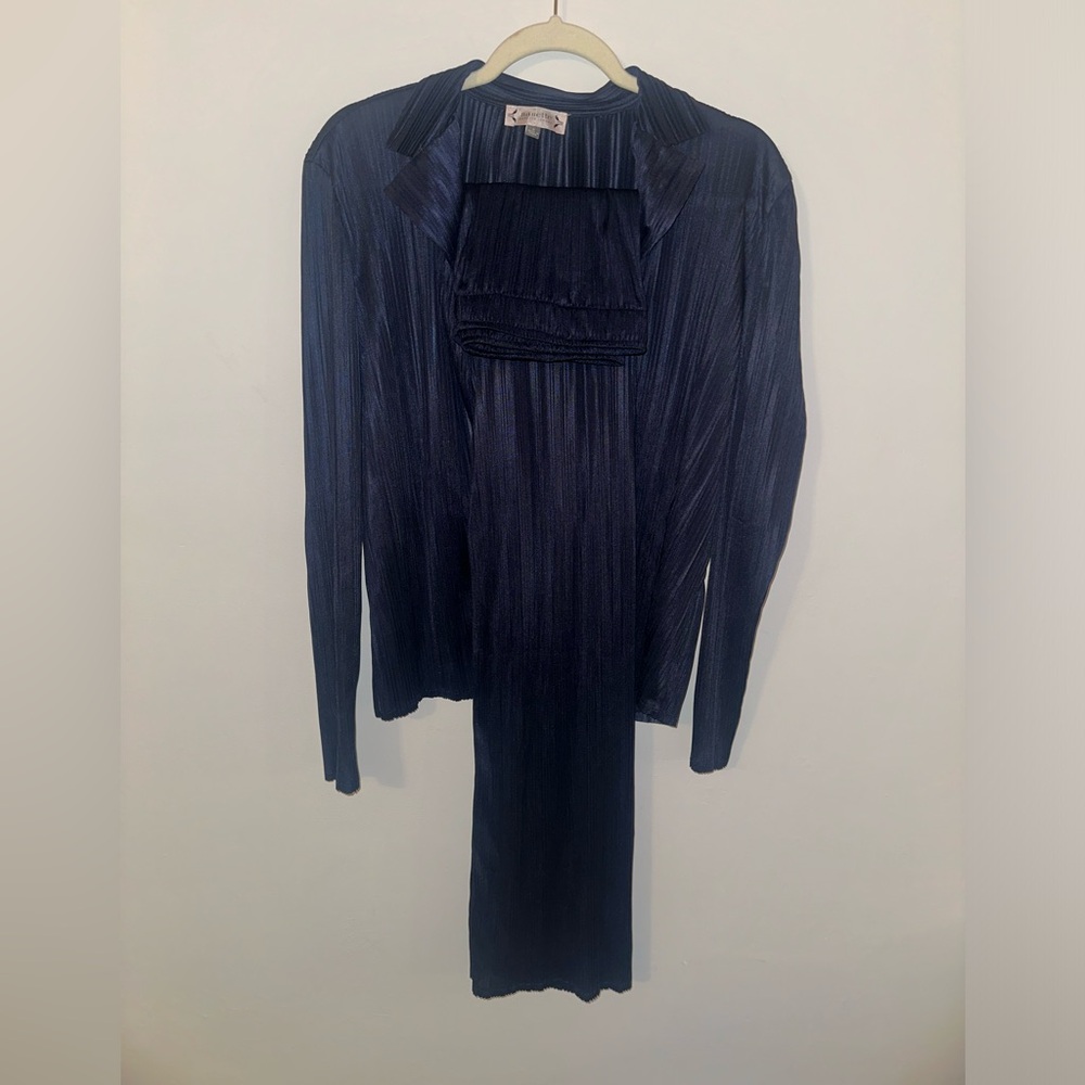 Nanette Lepore 2 Piece‎ Navy Blue Pleaded Set Size Small- New